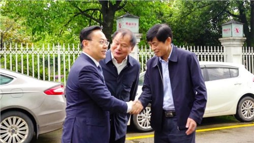 湖南師範大學(xué)校長(zhǎng)劉仲華院士、副校長(zhǎng)唐賢清一行蒞臨集團(tuán)益陽茶廠(chǎng)調(diào)研指導(dǎo)